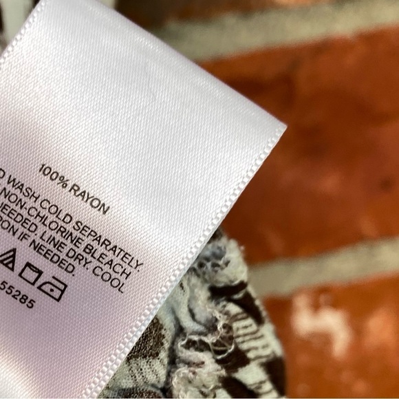 Express Womens XL Animal Print Cropped Boxy Keyhole Back Top Shoulder Pads - Picture 6 of 9